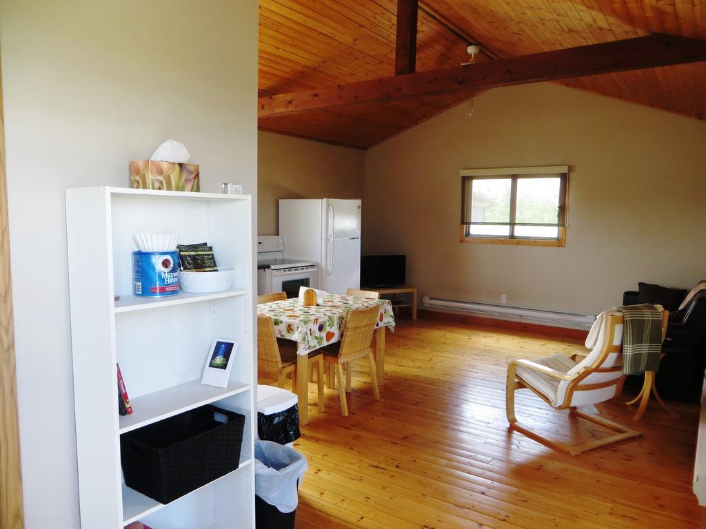 Foxlake Retreat Casa de hóspedes Hanna Quarto foto